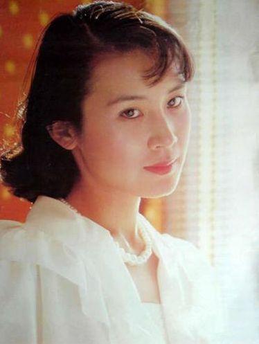 肖雄个人资料简介老公,爱情与事业的完美融合，揭秘她的幸福人生