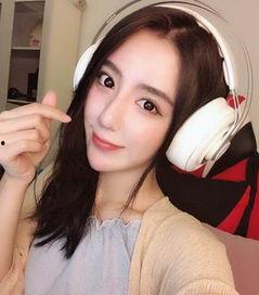 国内女主播闪现视频,揭秘网络直播背后的故事